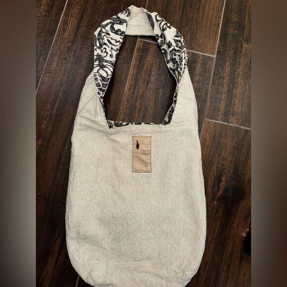 Flipped Bird Baroque Damask Print Hobo Bag – Reversible Eco Canvas Tote - Picture 2 of 10